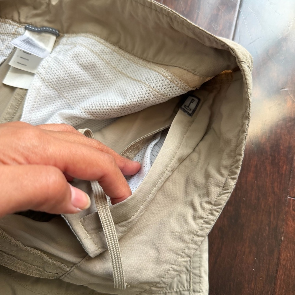 The North Face Women's Cargo Capri Shorts Size 10 Beige/Khaki Hiking Outdoor - Picture 4 of 8
